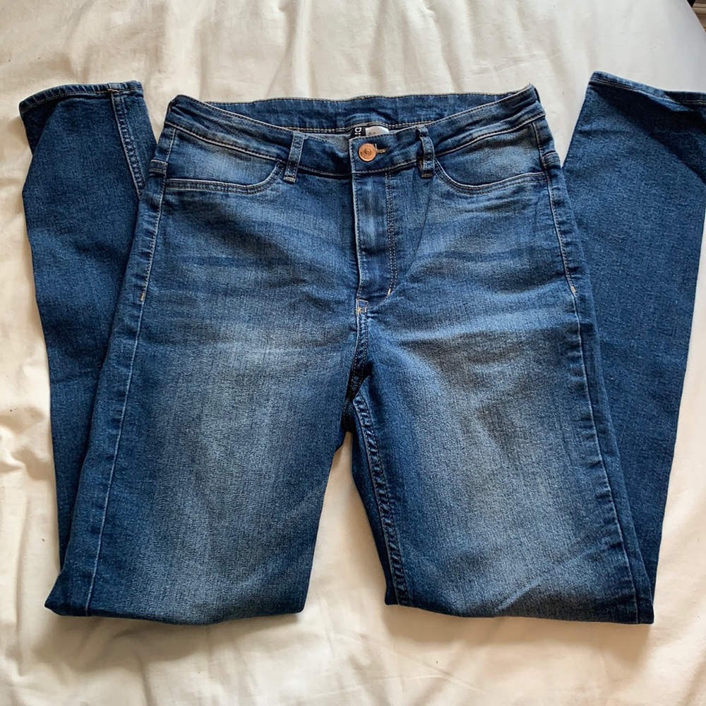 High waisted medium/dark wash skinny jeans